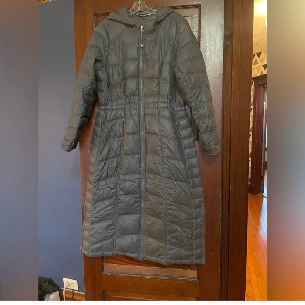 Athleta lightweight long Puffer Jacket